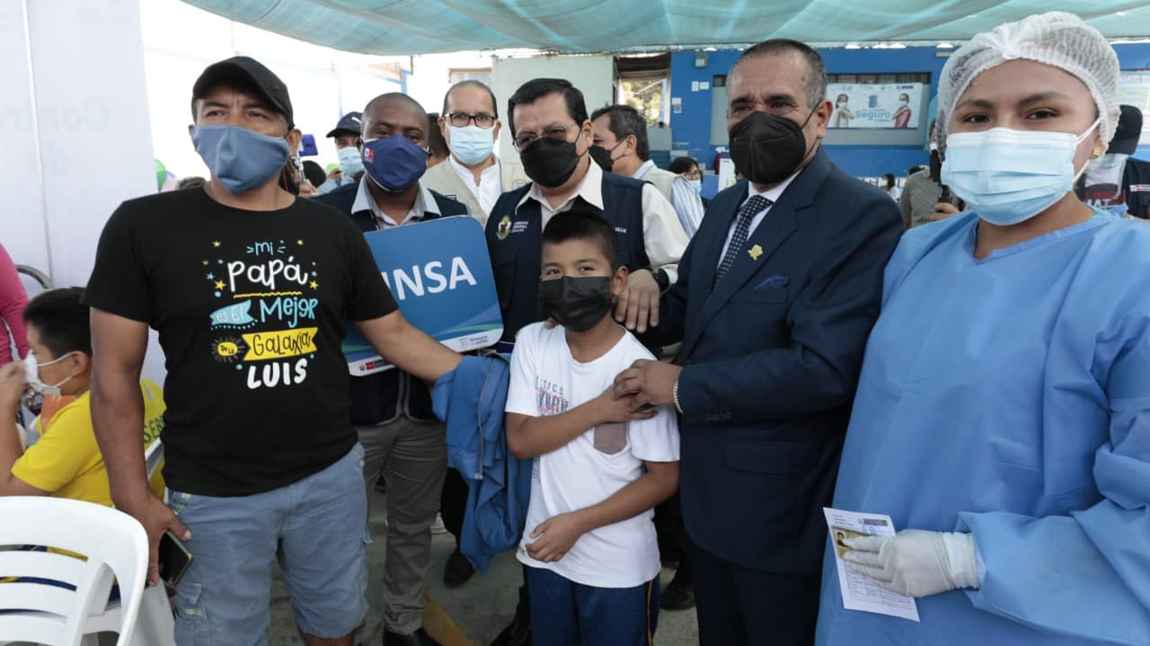 Minsa lleva la campaña “Todos vuelven sanos y protegidos al cole” a la I.E. Manuel Seoane Corrales de Ventanilla