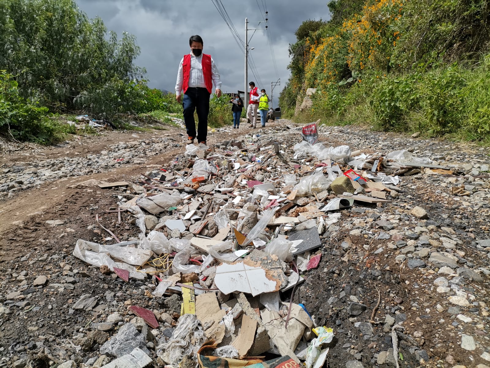 Auditor verifica puntos críticos de acumulación de residuos sólidos en Abancay