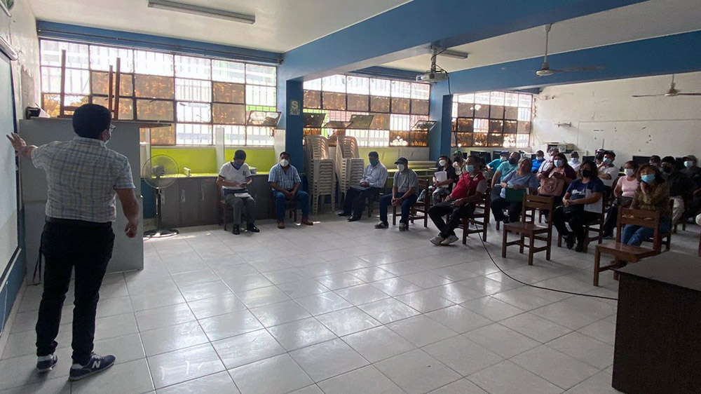 Se informa avances a comunidad educativa de la IE 0159 10 de Octubre de San Juan de Lurigancho