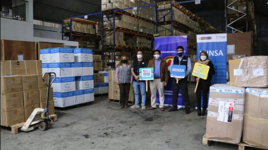Minsa supervisa vacunación y entrega de medicamentos a la región Áncash