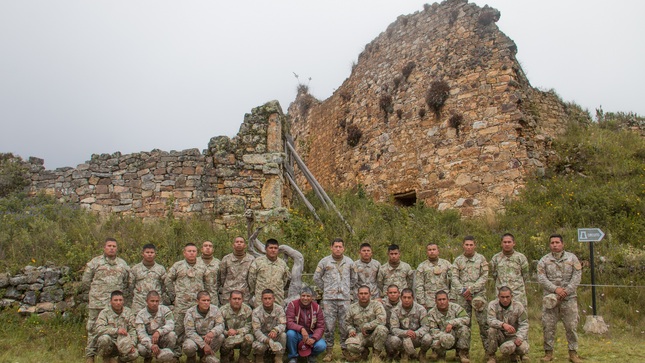 Integrantes del BIM 323 del Ejército Peruano realizaron una visita interpretativa en la Zona Arqueológica Marcahuamachuco