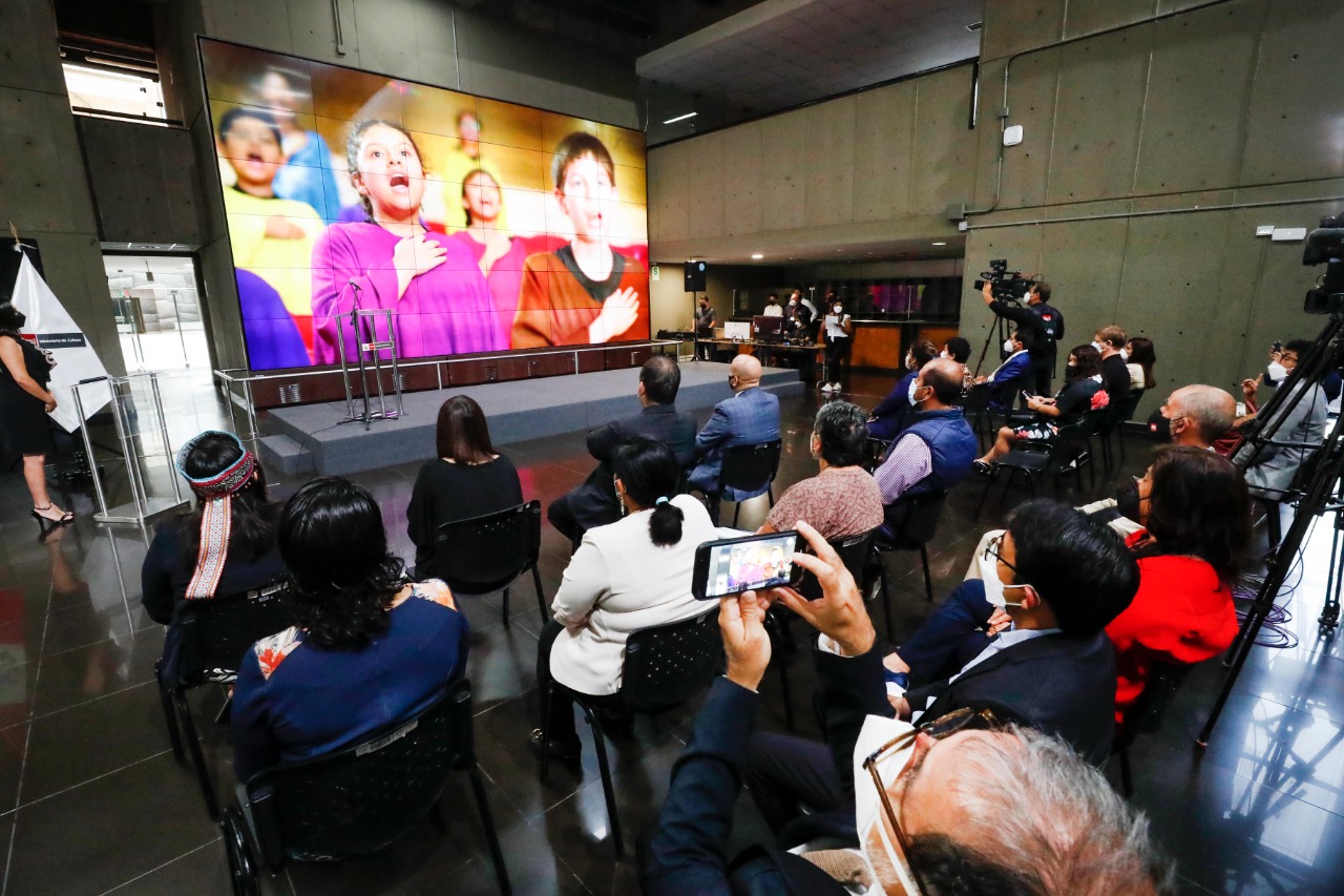 Ministerio de Cultura presentó Himno Nacional del Perú interpretado por el Coro Nacional de Niños en Lenguas Indígenas u Originarias