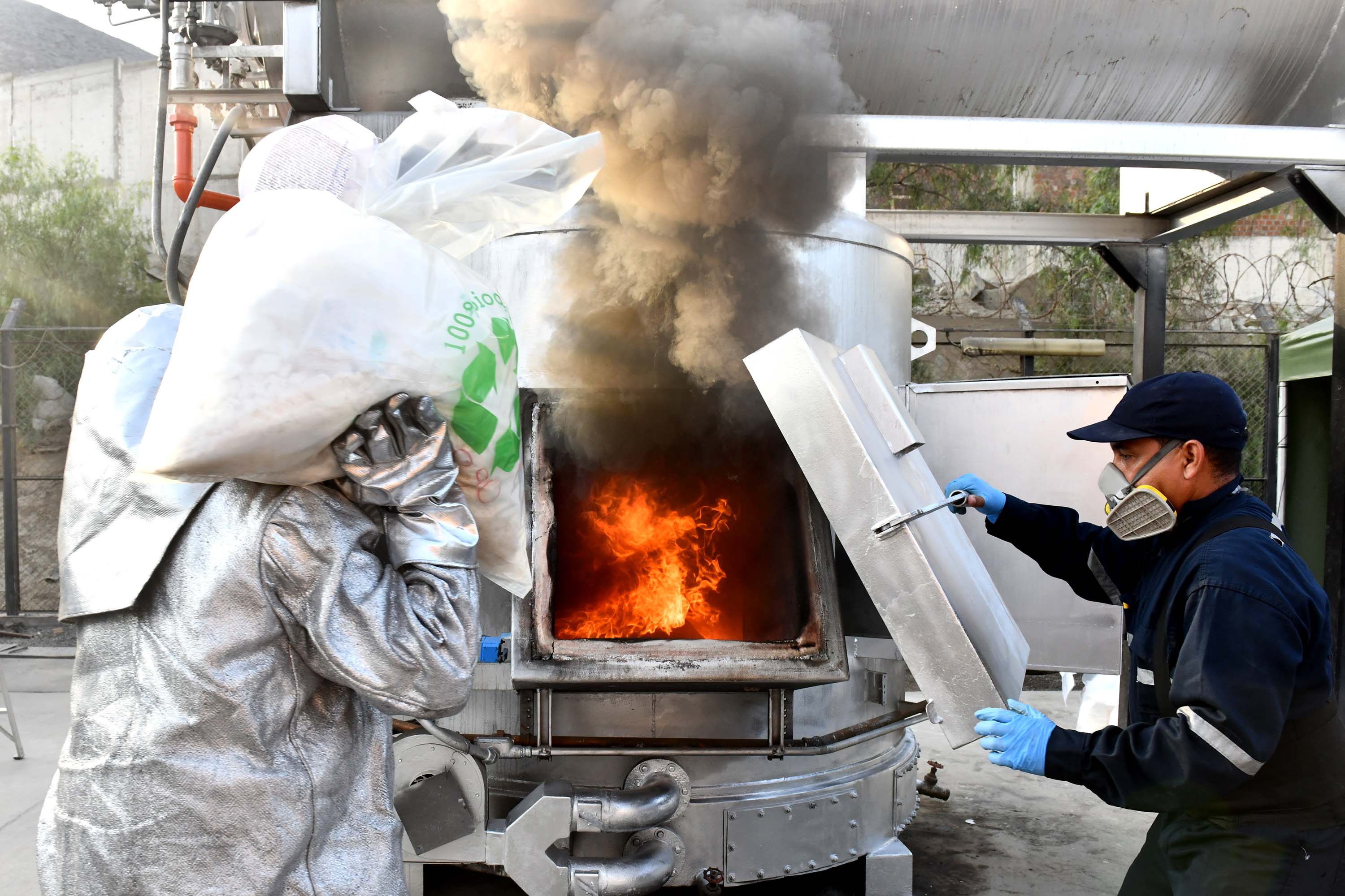 Destruyen más de 13 toneladas de droga en primera incineración del año.
