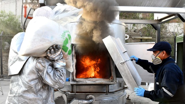 Destruyen más de 13 toneladas de droga en primera incineración del año.