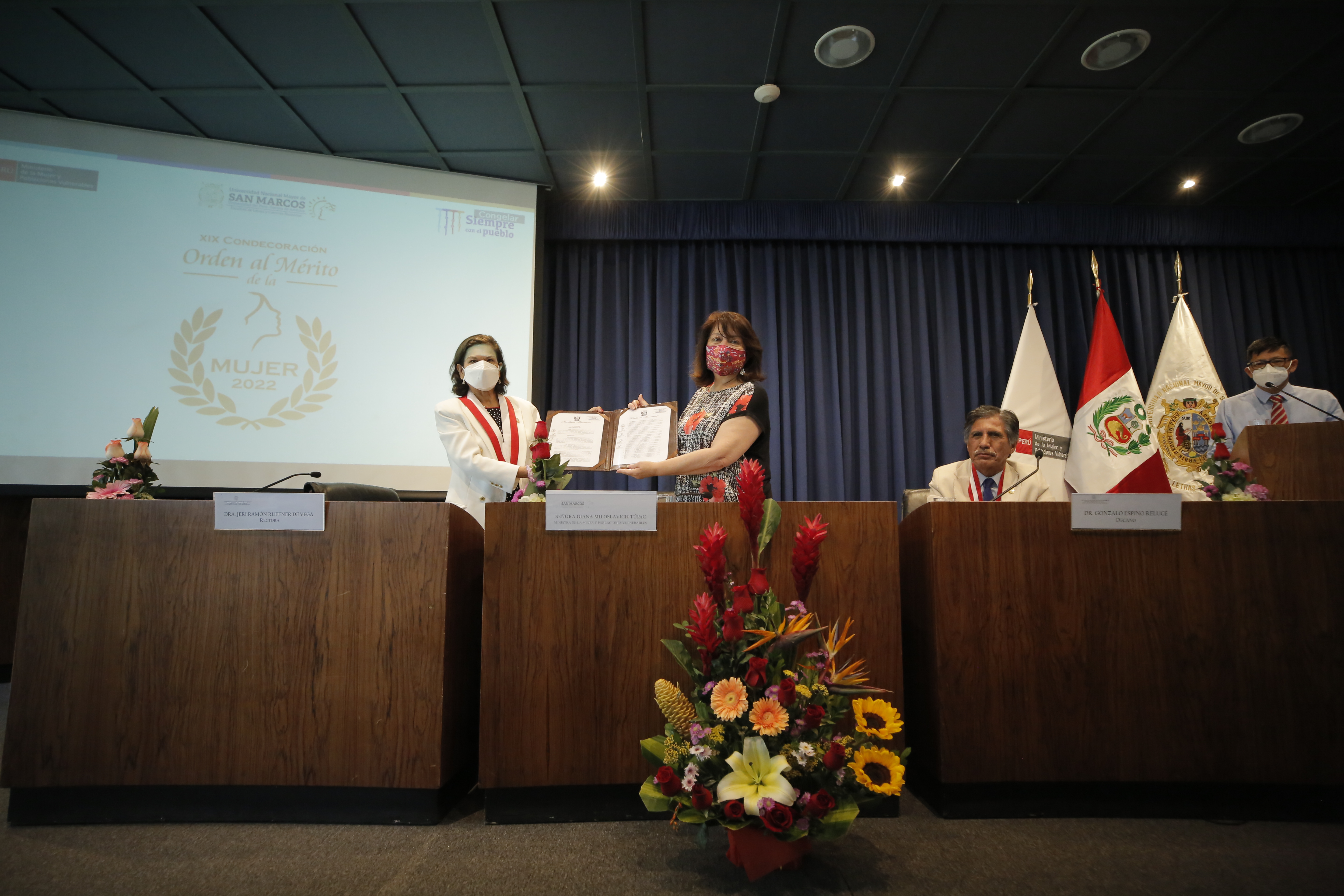 Orden al mérito de la mujer en la UNMSM
