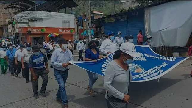 Autoridades, trabajadores municipales y representantes de la sociedad civil se movilizaron en Quillabamba