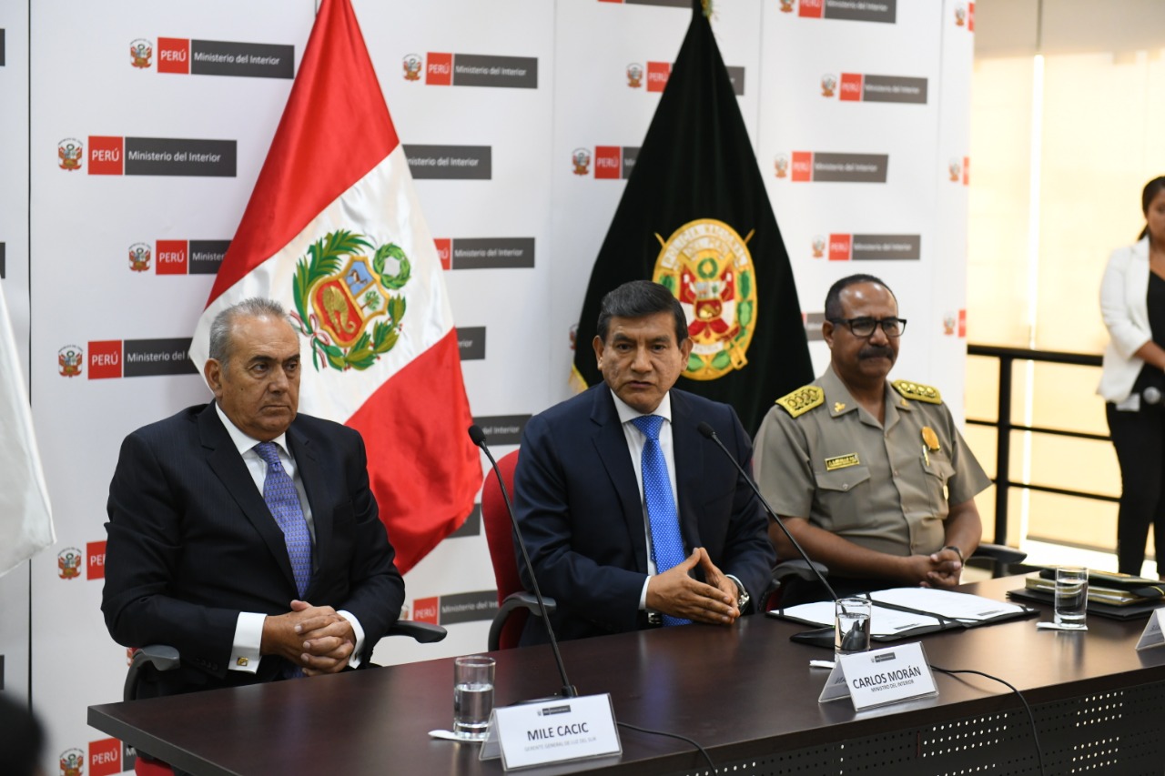 Ministro Morán destaca convenio firmado con Luz del Sur en favor de efectivos que cumplan destacada labor.