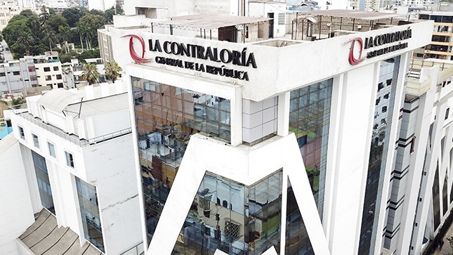 Contraloría lanzó dos concursos públicos de méritos para que diversos profesionales y técnicos del país postulen a la institución.