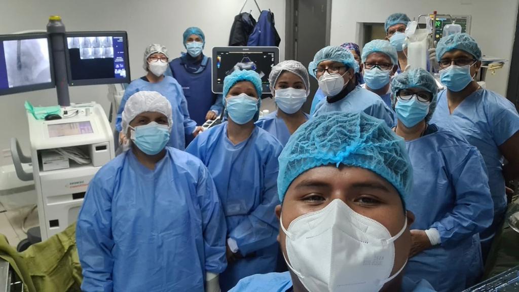 Hospital Cayetano Heredia realiza por primera vez procedimiento al corazón sin cirugía y de rápida recuperación al paciente