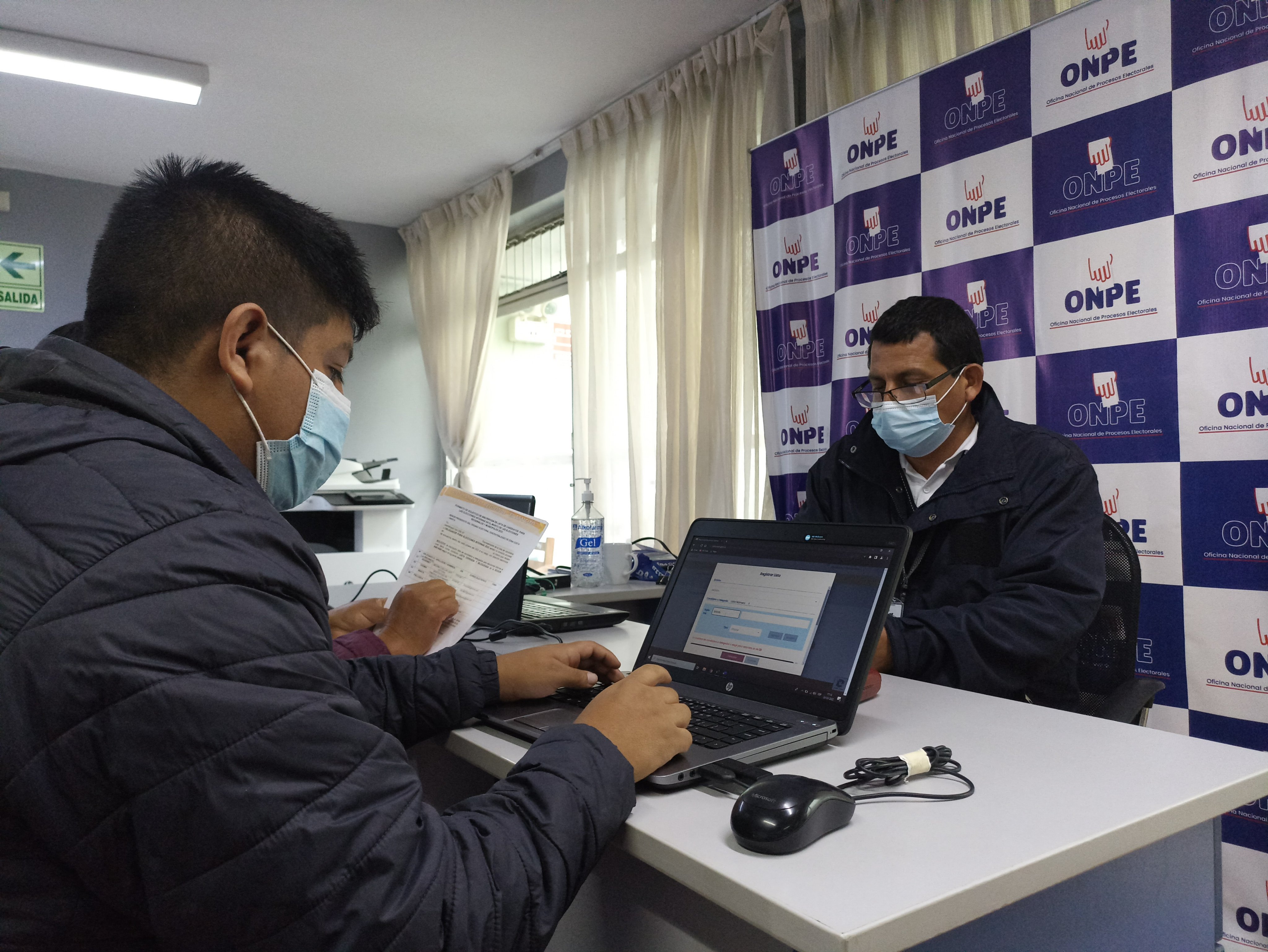 Los miembros de mesa titulares y suplentes que participarán en las Elecciones Internas 2022 deben ser registrados previamente por sus organizaciones políticas, informó ONPE. (Foto: ONPE)