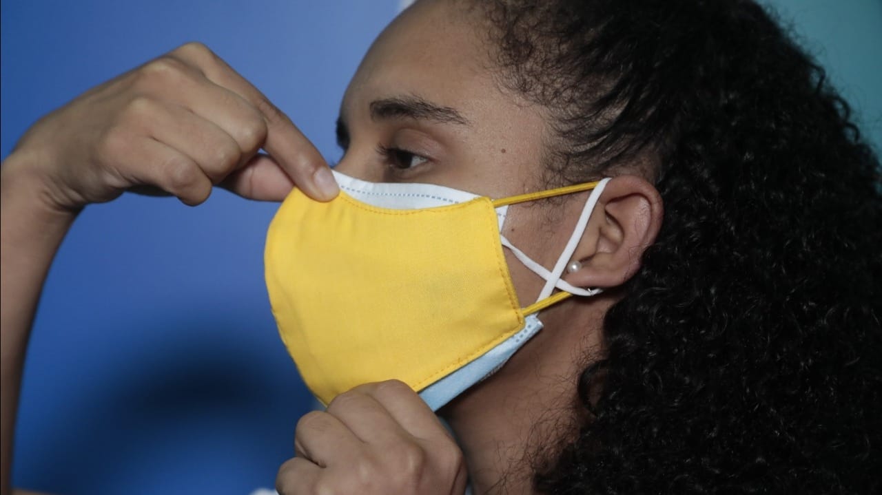 Usar mascarilla protege de las nuevas variantes de la COVID-19