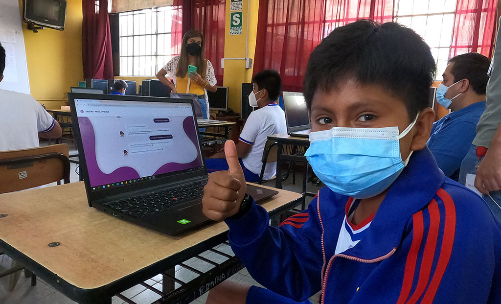 Escuelas Bicentenario implementó encuesta interactiva en 13 instituciones educativas del país