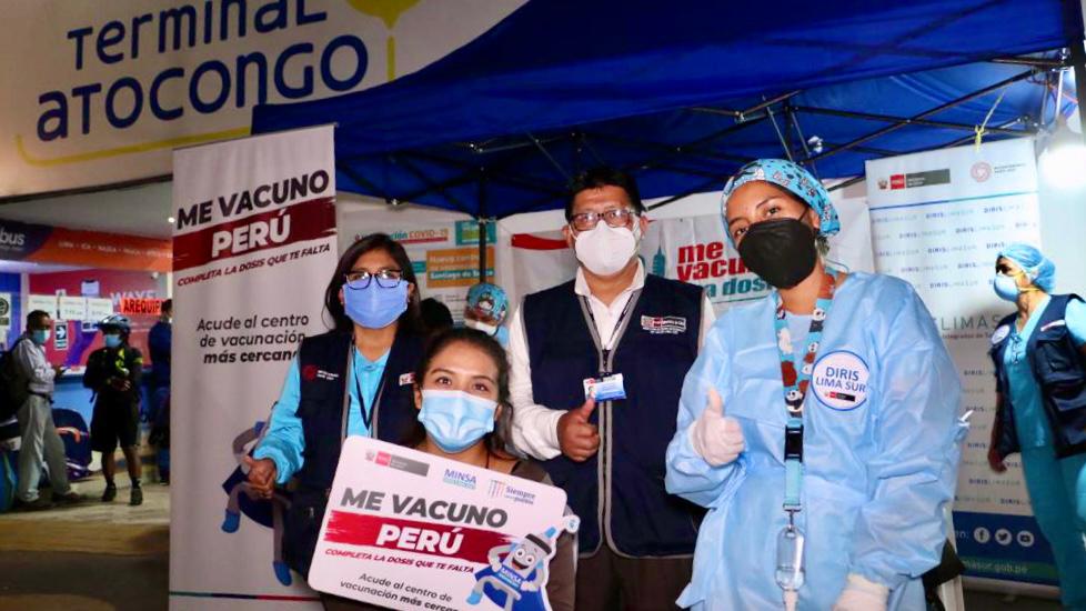 Minsa acerca la vacuna contra la COVID-19 a viajeros por Semana Santa