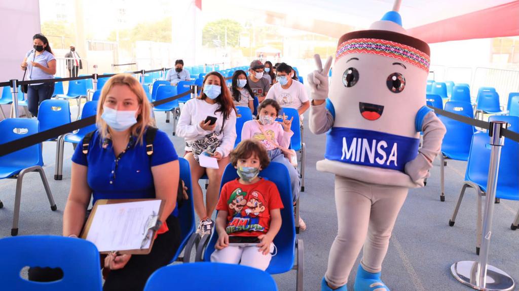 Más de 300 000 niñas y niños recibieron la vacuna contra la COVID-19 durante Semana Santa