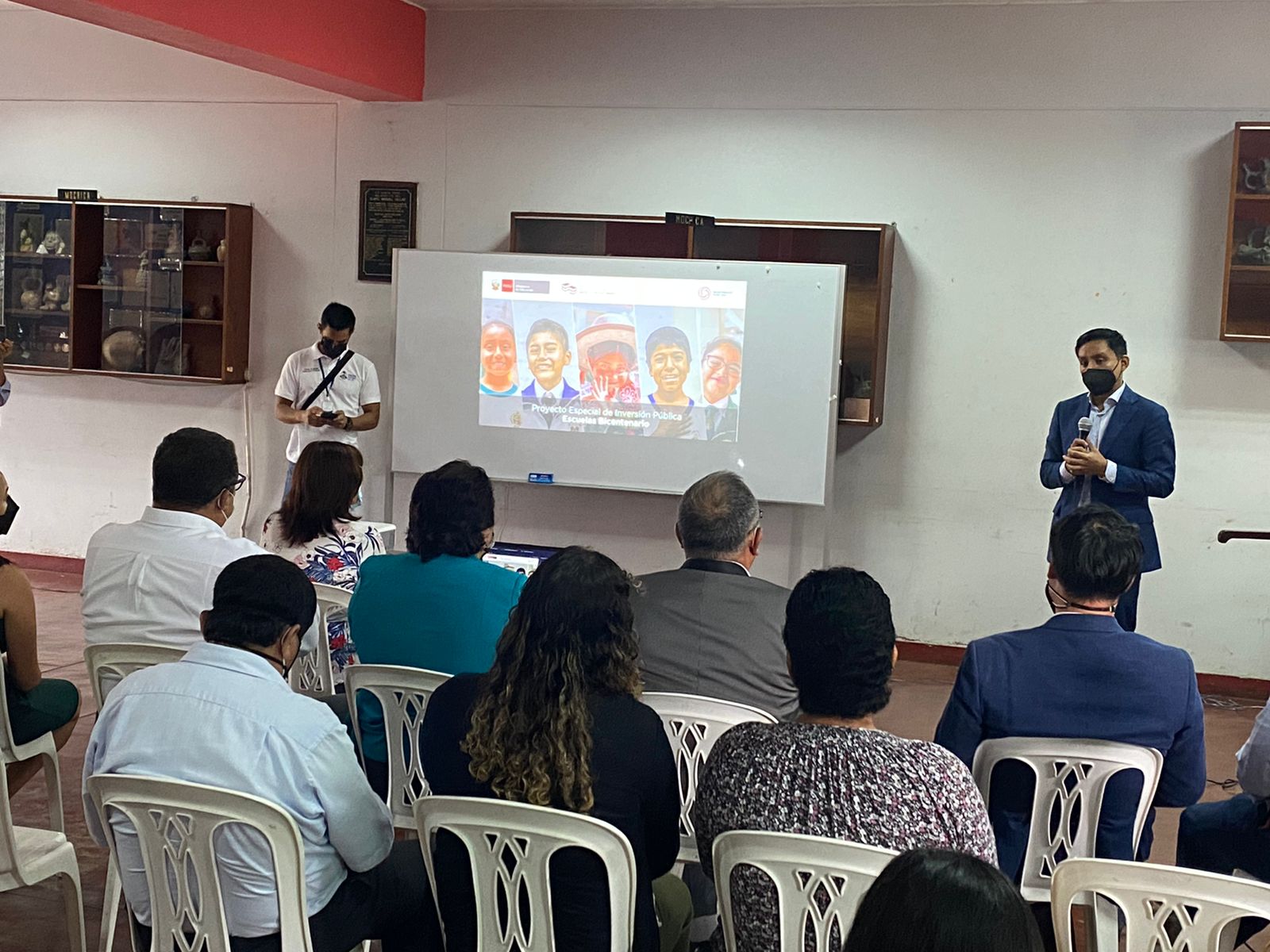 Comunidad Educativa, Autoridades del GORE Callao y Escuelas Bicentenario celebran acuerdo sobre proyecto de la IE General Prado