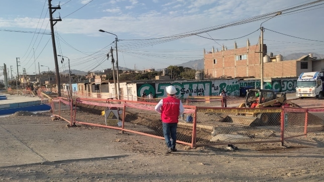 Auditor supervisa obra de saneamiento en la ciudad de Huarmey