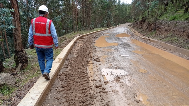 Contraloría detectó irregularidades en ejecución de obra vial en Otuzco que generaron perjuicio de 2.2 millones de soles