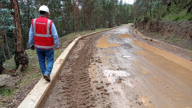 Contraloría detectó irregularidades en ejecución de obra vial en Otuzco que generaron perjuicio de 2.2 millones de soles
