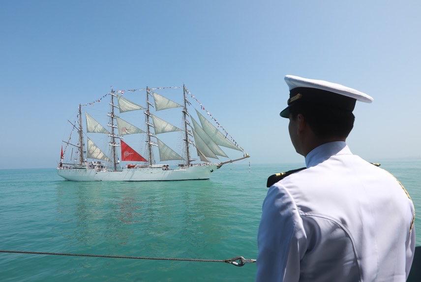Impresionantes veleros de Latinoamérica desfilaron por la bahía de Lima