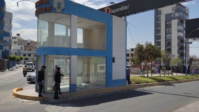 Contraloría identificó un perjuicio de S/ 443 891 en la Municipalidad Distrital de Yanahuara, por la construcción de 3 módulos de seguridad ciudadana en bermas centrales de vías, sin estudios técnicos ni autorizaciones respectivas, que impide su funcionamiento.