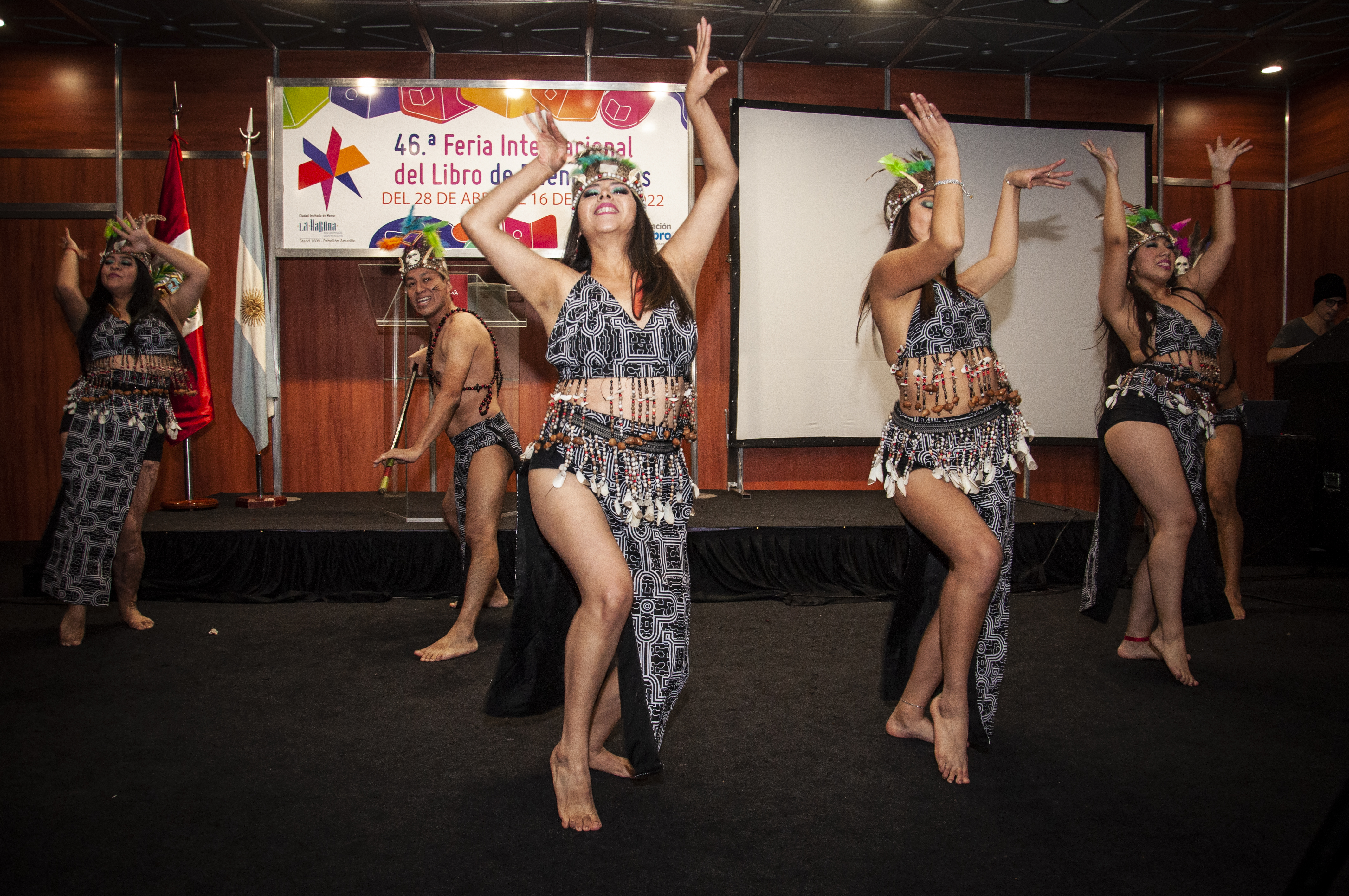 Con danzas y música, se celebró el Día de Perú en la 46ª. Feria Internacional del Libro de Buenos Aires
