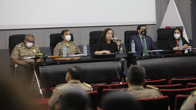 Capacitación a efectivos de la PNP en el MIMP