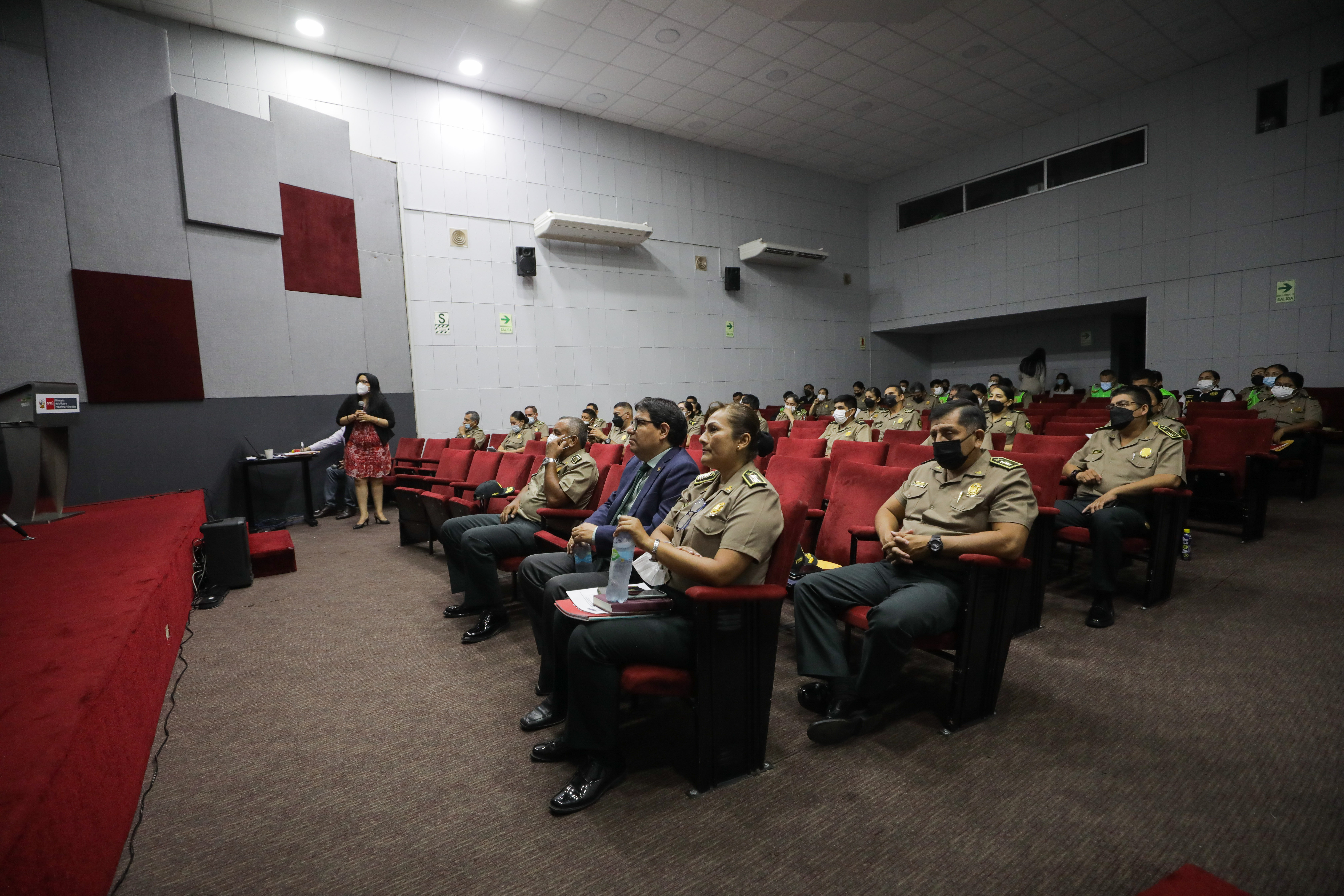 Capacitación a efectivos de la PNP en el MIMP