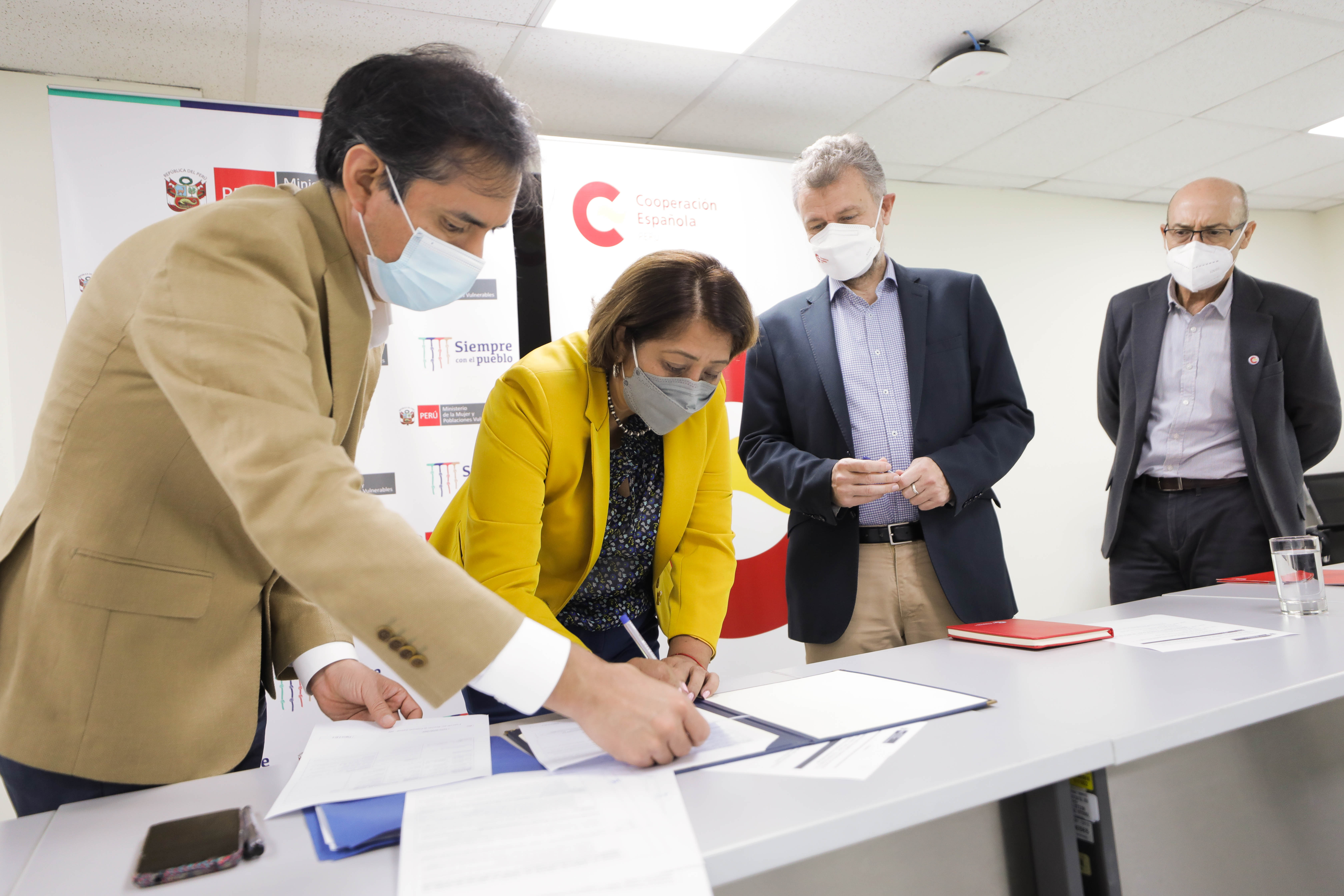 MIMP y AECID anuncian proyecto que beneficiará a niñas, niños y adolescentes migrantes