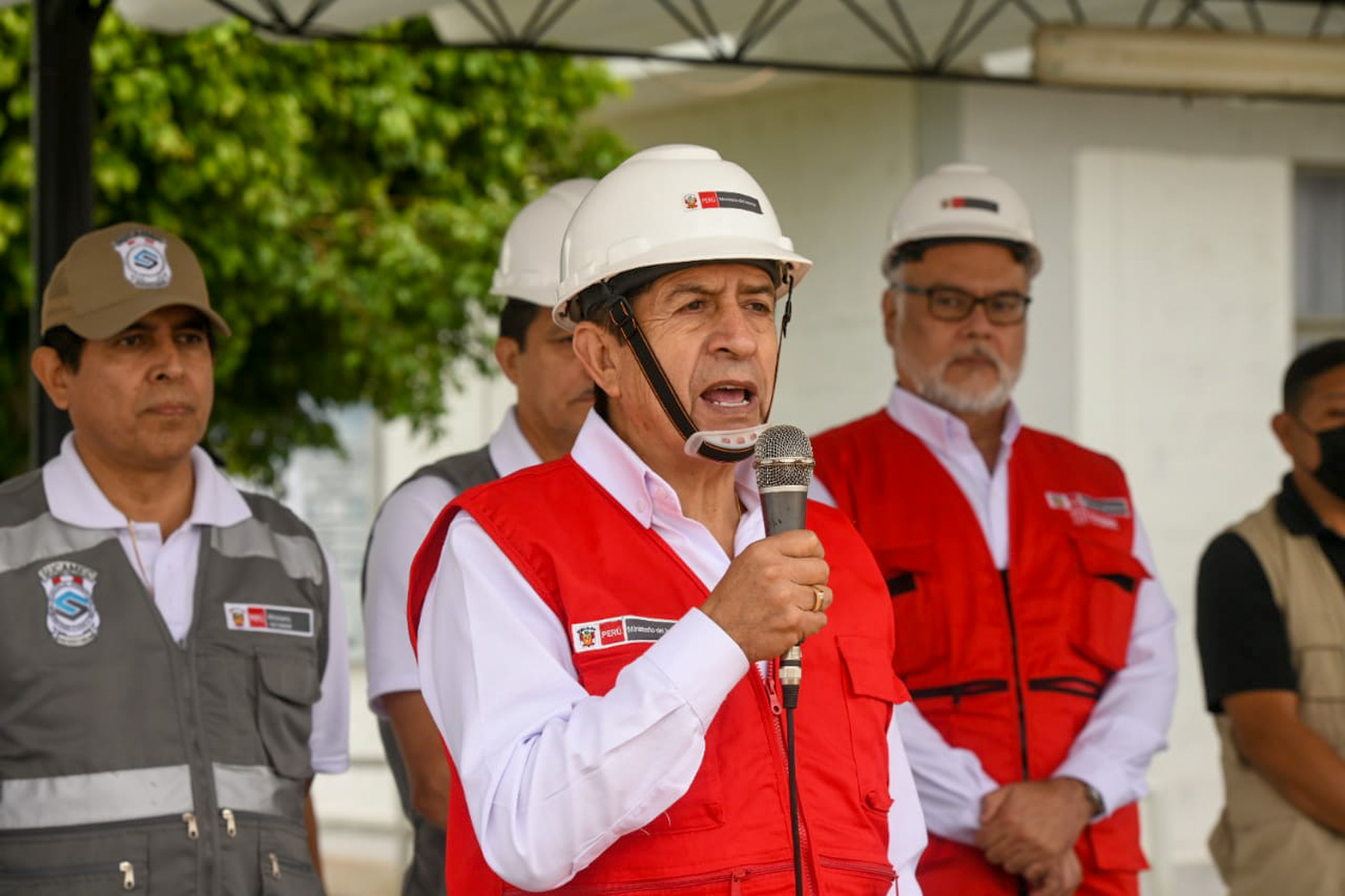 Pisco: Ministro Chávarry lideró destrucción de 167 toneladas de pirotécnicos decomisados por la Sucamec