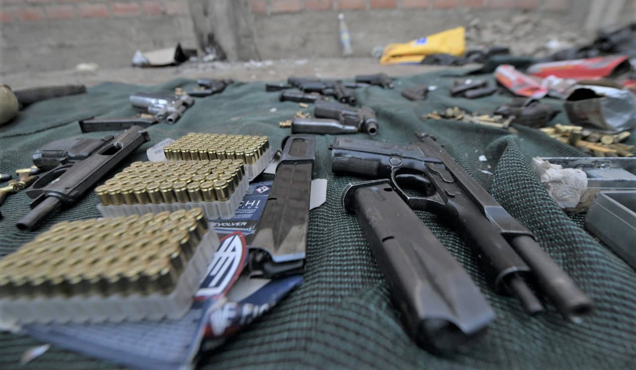 Policía Nacional da golpe al narcotráfico y decomisa 295 paquetes de droga en Lima. El titular del Mininter destacó labor articulada de agentes de la Digimin y la Dirandro. Detenidos serían parte de la organización criminal denominada “Los Prados”.