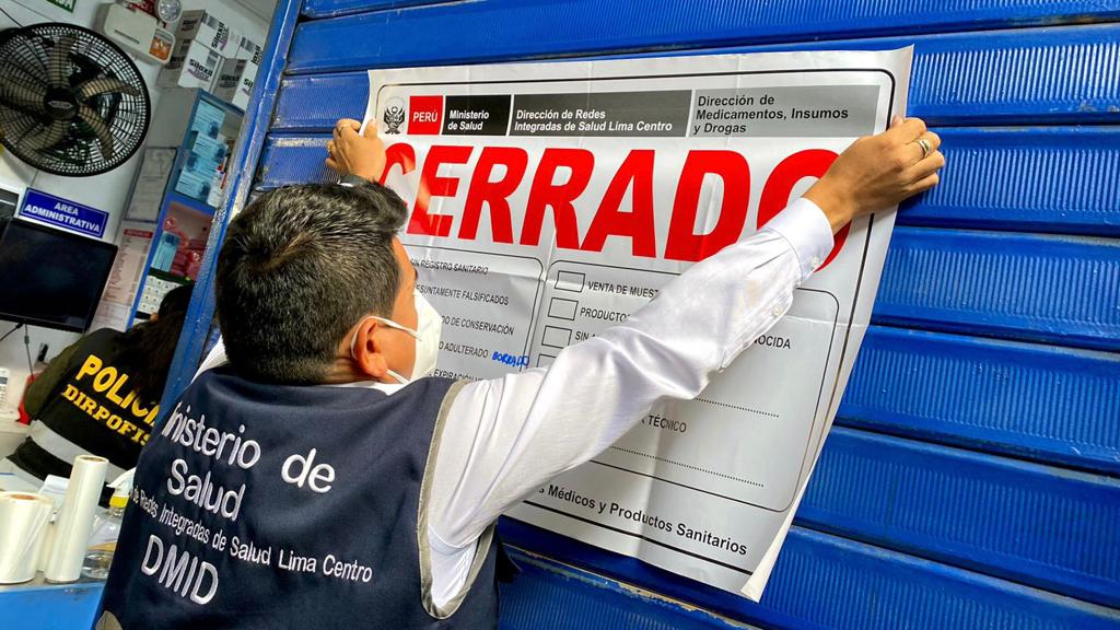 Minsa interviene puestos de venta ilegal de medicamentos en la avenida Emancipación