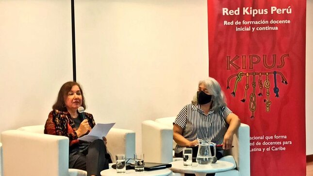 La presidenta del CNE, María Amelia Palacios, participó de la presentación del libro “La formación docente en educación superior en el marco del bicentenario”.