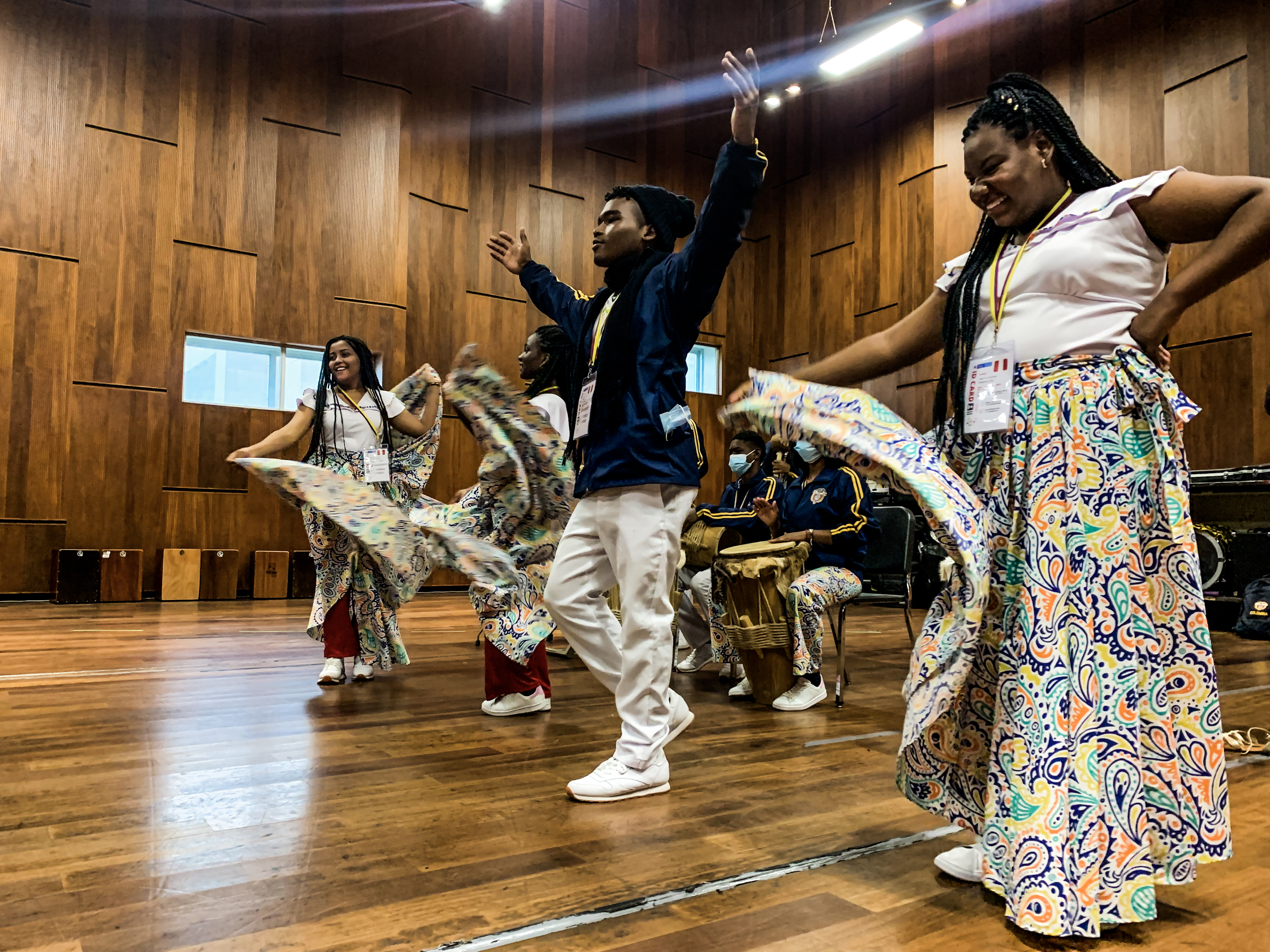 Realizan intercambio cultural en el Gran Teatro Nacional por los 200 años de relaciones bilaterales entre Perú y Colombia