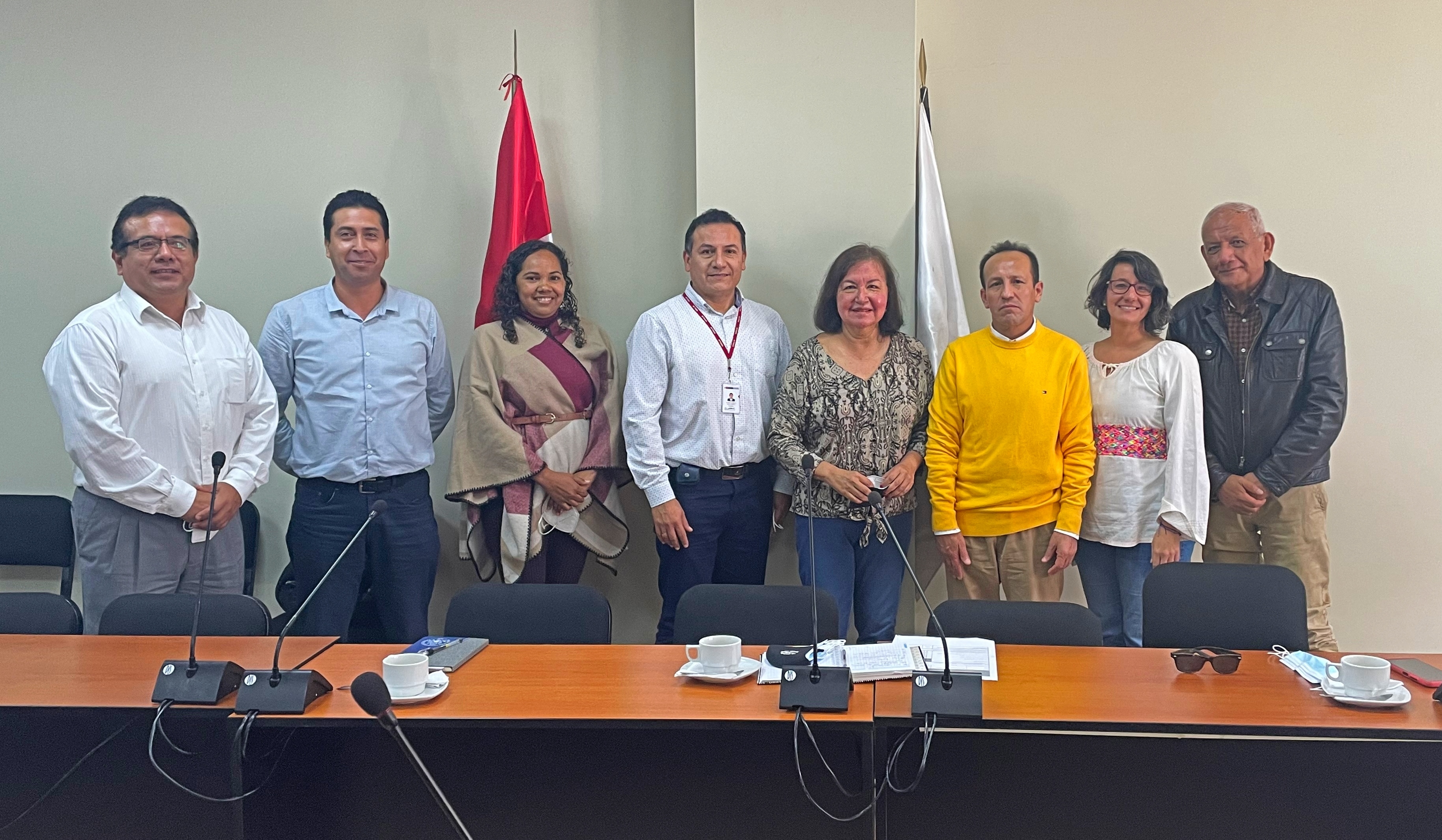 La presidenta del CNE, María Amelia Palacios, y la secretaria ejecutiva, María Luisa Benavides; se reunieron con Luis Alberto Quintanilla Gutiérrez, director regional de Educación de Lima Metropolitana (DRELM).