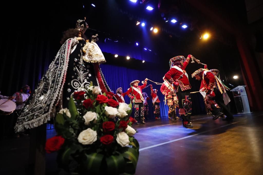 Ministro de Cultura entregó declaratoria como Patrimonio Cultural de la Nación a la Festividad de la Santísima Virgen Natividad de Acos