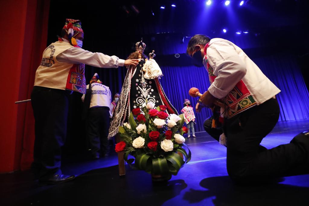 Ministro de Cultura entregó declaratoria como Patrimonio Cultural de la Nación a la Festividad de la Santísima Virgen Natividad de Acos