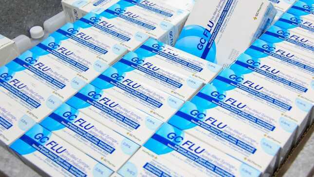 Cenares recibió nueva entrega de 932 120 dosis de vacunas contra la influenza para adultos