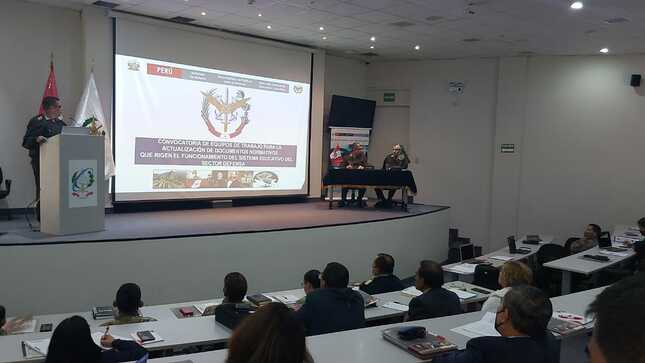 Mindef inicia actualización de normas que rigen el funcionamiento del sistema educativo del sector