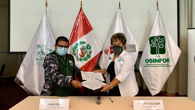 AIDESEP y OSINFOR firman convenio para reforzar el manejo forestal de bosques comunales