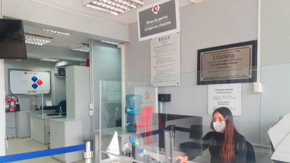 Sede CONECTAMEF con señaléticas en lengua originaria quechua