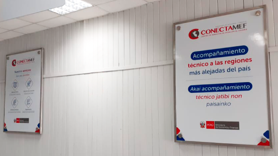 Sede CONECTAMEF con señaléticas en lengua originaria shipibo konibo