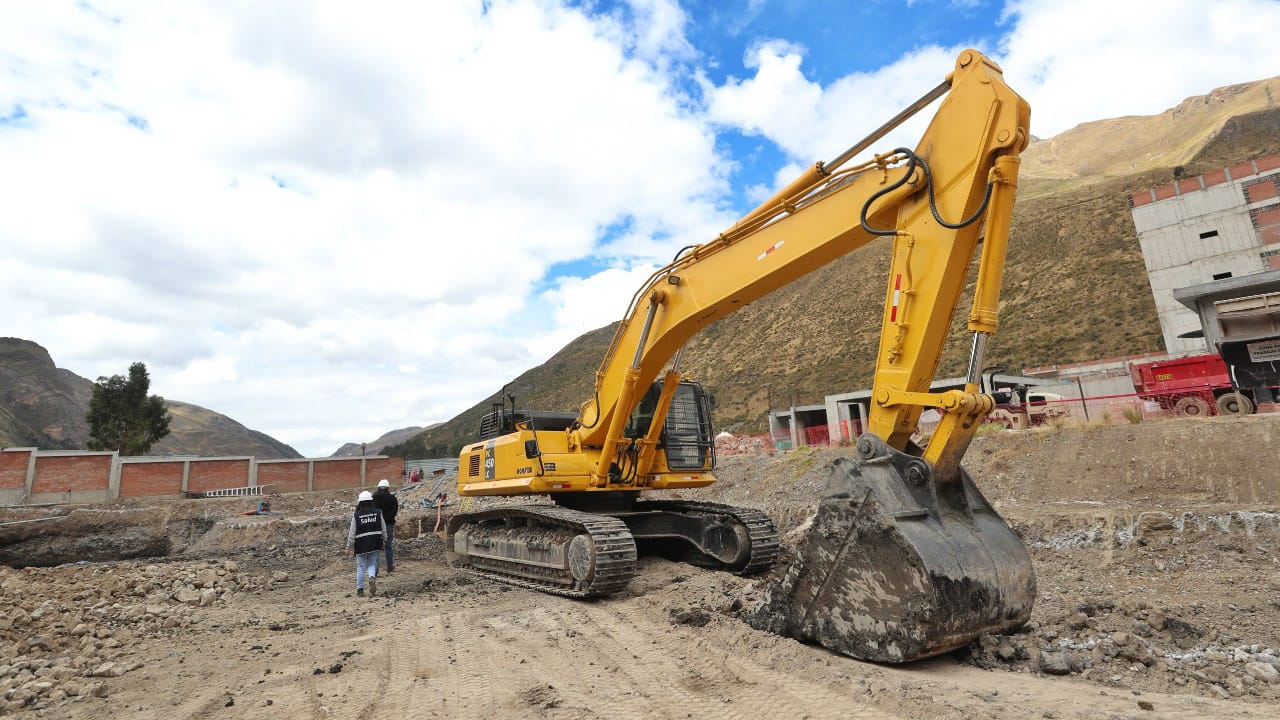 Pronis: contratista incrementará trabajadores para acelerar obras del Hospital Zacarías Correa Valdivia de Huancavelica