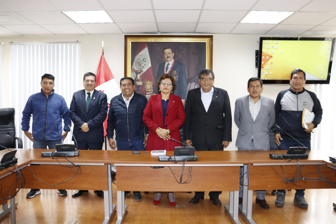 Alcaldes de La Convención se reunieron con presidenta de la comisión de economía del congreso de la república