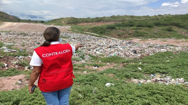 Contraloría alerta focos infecciosos por acumulación de basura en vías públicas de Amazonas