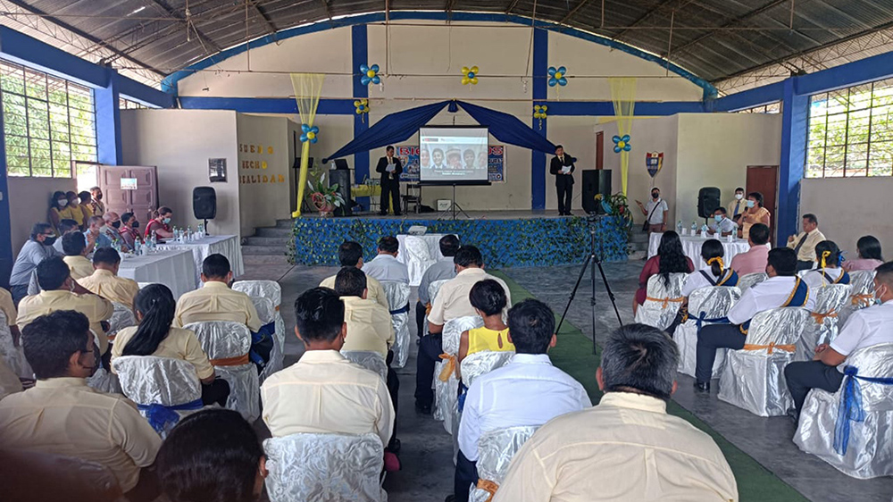 Escuelas Bicentenario realizó reunión participativa con comunidad educativa de IE Fernando Carbajal en Ucayali