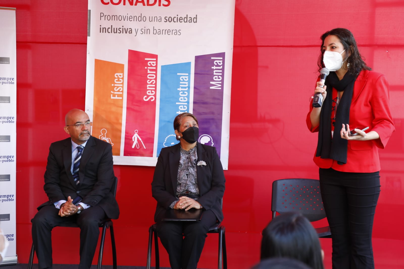 Responsable de la Beneficencia del MIMP en la sede del Conadis ubicada en la Av. Arequipa presente la viceministra de Poblaciones Vulnerables, Grecia Rojas Ortíz, quien hizo entrega al presidente del Conadis, Marco Antonio Gamarra La Barrera, la resolución ministerial que autoriza la transferencia correspondiente. También contó con la participación de diversos funcionarias y funcionarios tanto del MIMP como del Conadis.