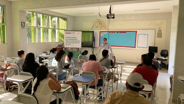 El OSINFOR y la Universidad Nacional de Centro del Perú (UNCP) realizaron un taller sobre el proceso del aprovechamiento sostenible de los recursos maderables y no maderables.
