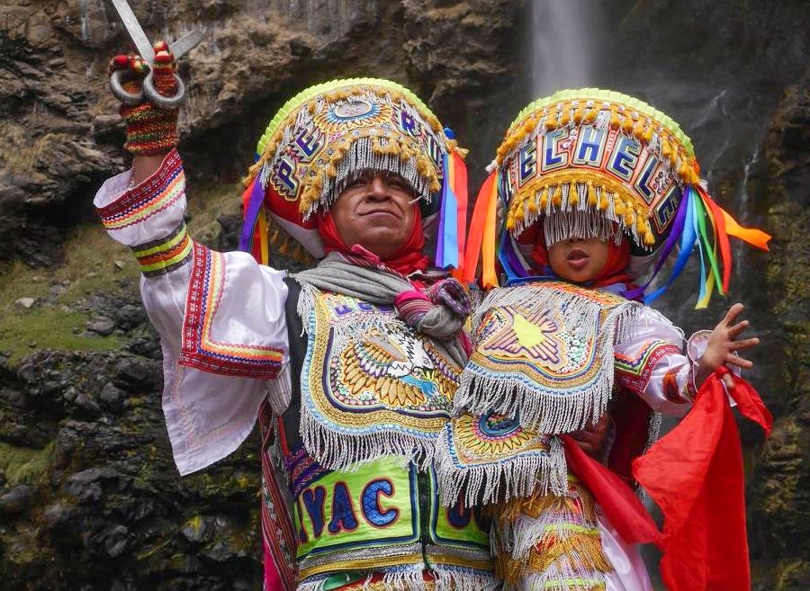 Ministerio de Cultura otorga distinción de Personalidad Meritoria de la Cultura a danzante de tijeras