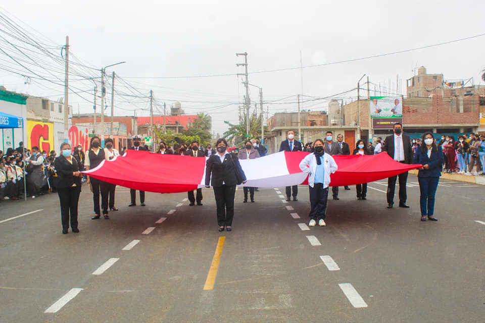 LA MDSA rindiendo participando en el día de la bandera