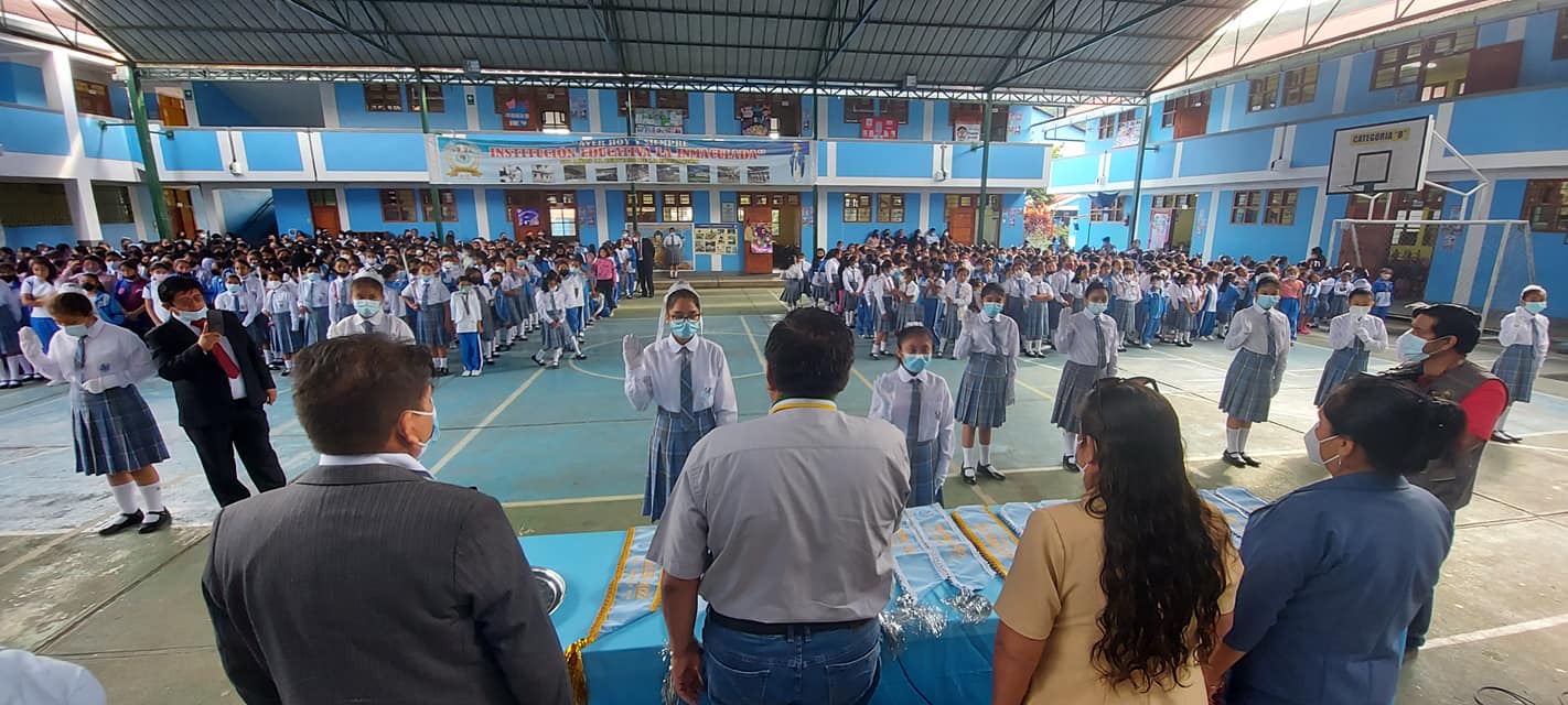 Alcalde provincial juramenta a municipio escolar